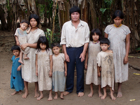 photo: Tsimane family that stands like in American Gothic